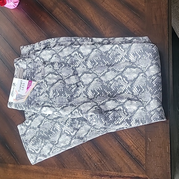 Seven 7 High Rise Skinny Jeans- snake skin print - Picture 3 of 4